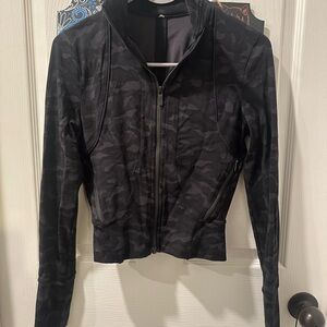 Lululemon Black Camo cropped align jacket